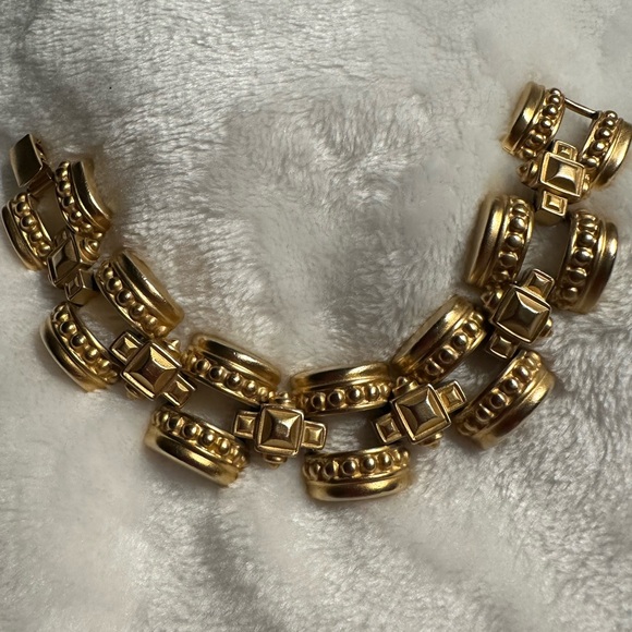 Elegant Gold Greek style braclet - Picture 1 of 5